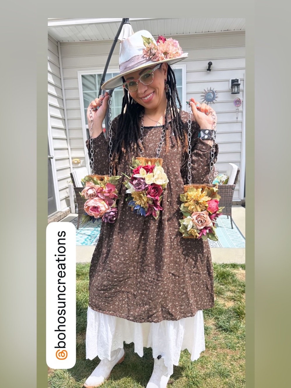 Floral Garden phone case necklace measures